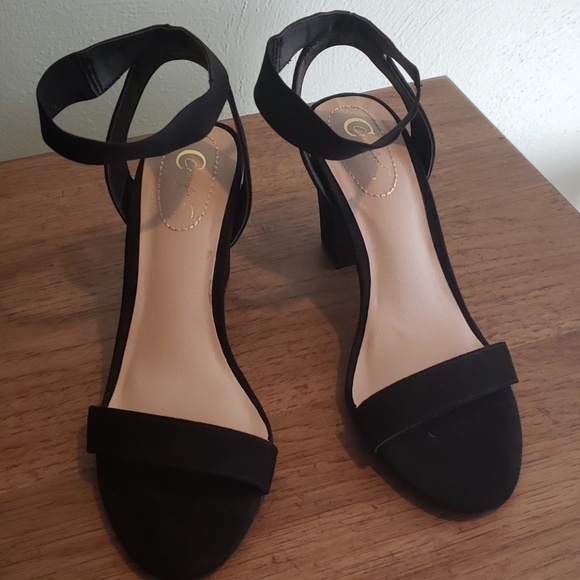 New never worn, ankle strap chunk heel. - Picture 2 of 4